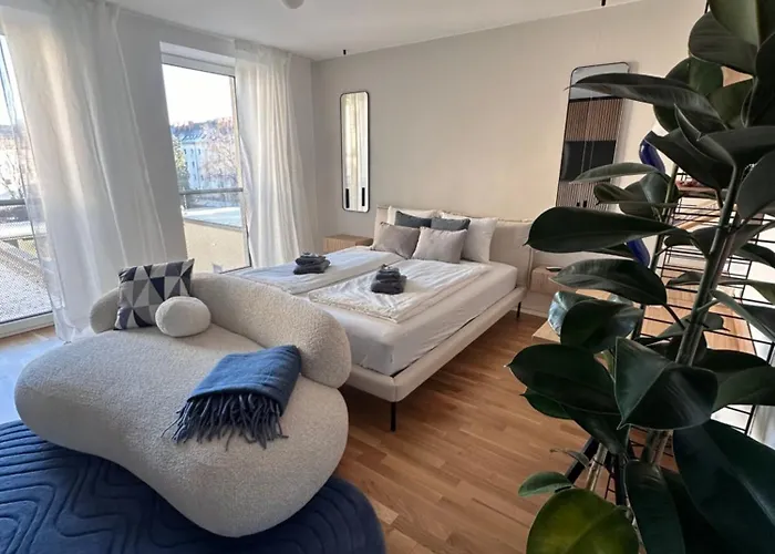 Design I Zentrum I Garage I Dachterrasse I Waschtrockner Lägenhet *